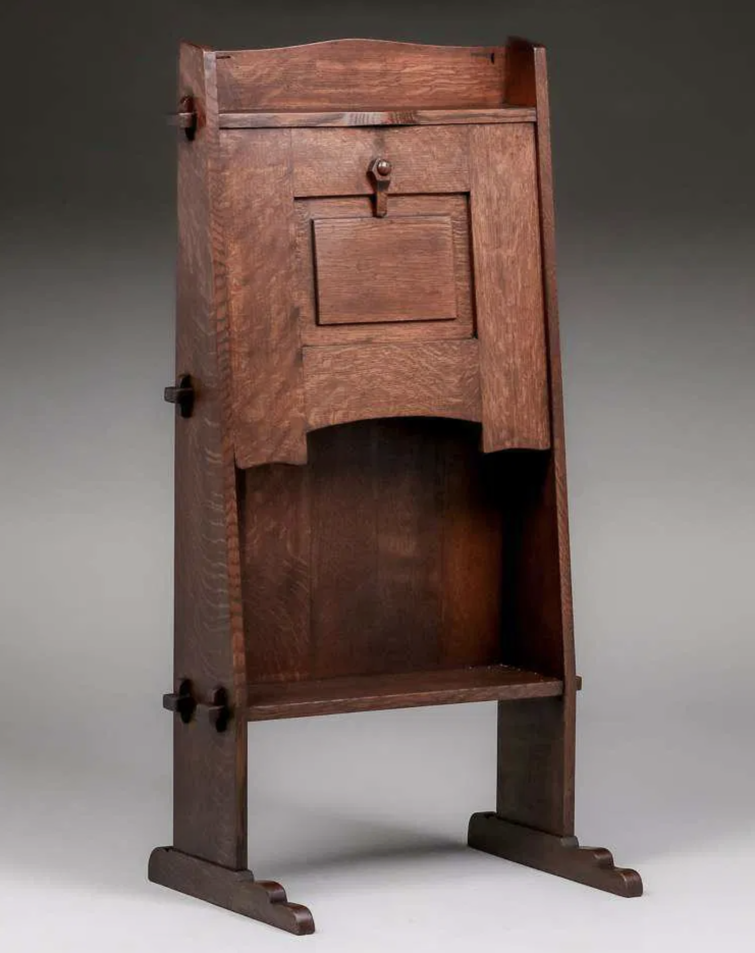 Gustav Stickley Early Server